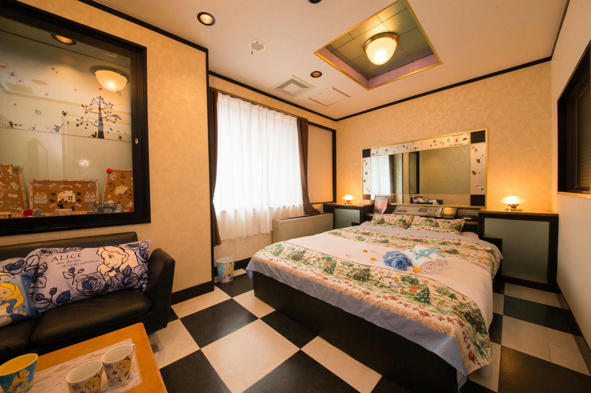 Hotel Candy Hall (Adults Only) Osaka Dış mekan fotoğraf