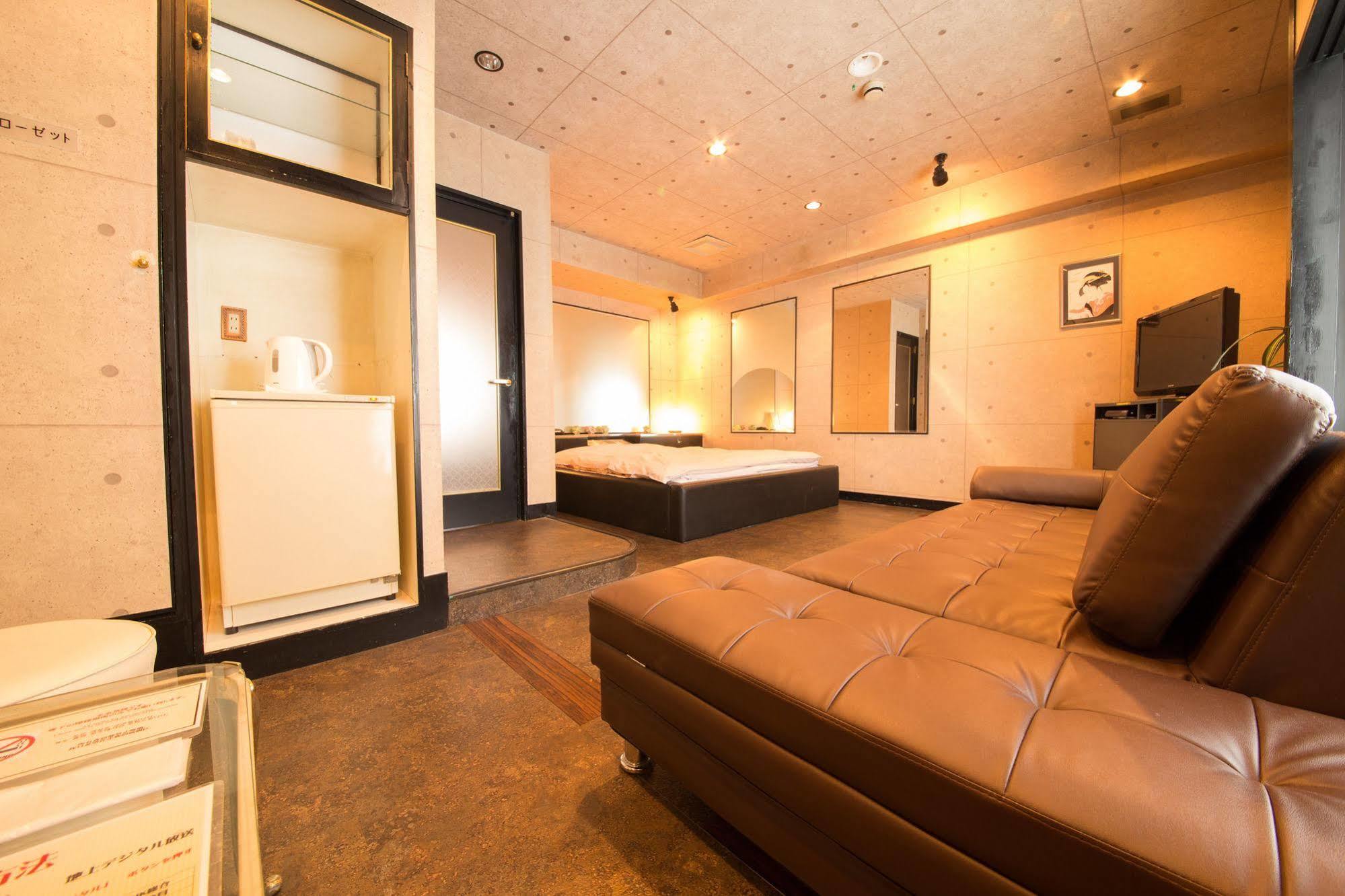 Hotel Candy Hall (Adults Only) Osaka Dış mekan fotoğraf