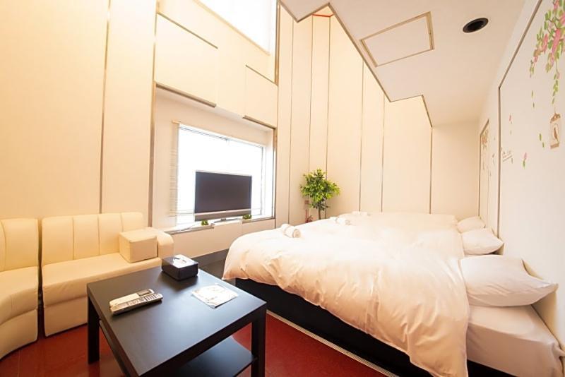 Hotel Candy Hall (Adults Only) Osaka Dış mekan fotoğraf
